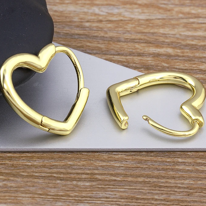 Romantic Gold Earring for Special Moments