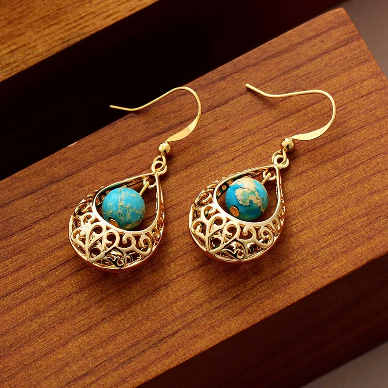 Romantic Gold Earring for Special Moments