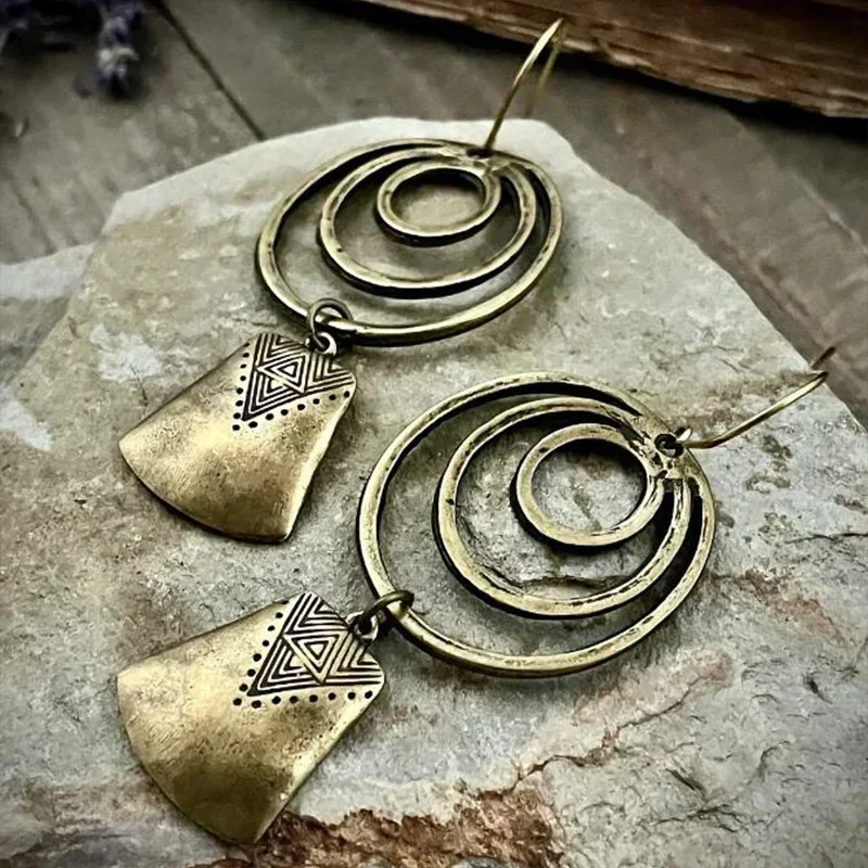 Romantic Silver Earring for Special Moments
