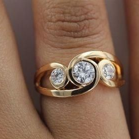 Romantic Gold Ring for Special Moments