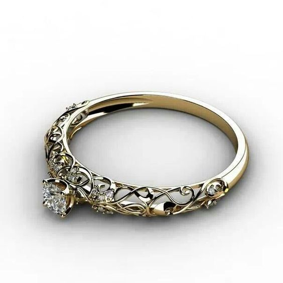 Charming Gold Ring for Any Occasion