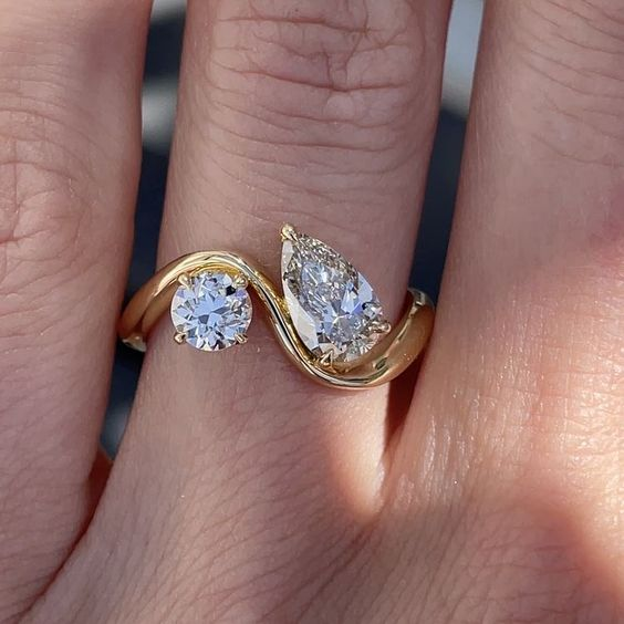 Classic Gold Ring with Timeless Appeal