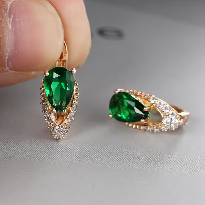 Charming Earring for Any Occasion