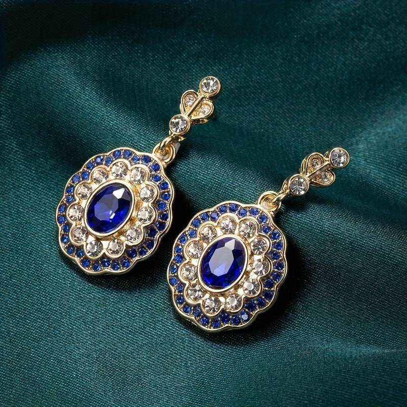 Charming Gold Earring for Any Occasion
