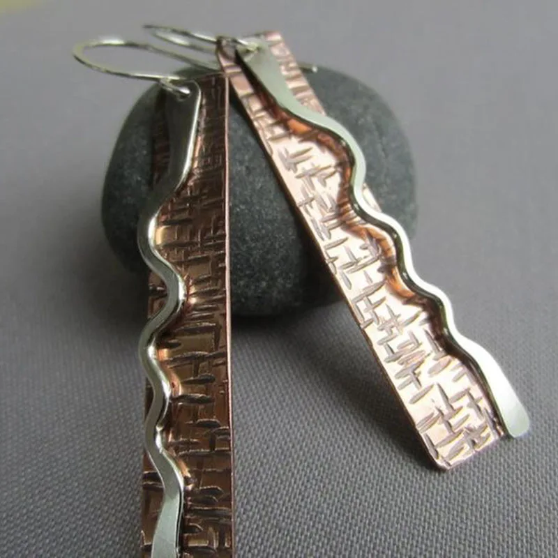 Charming Silver Earring for Any Occasion