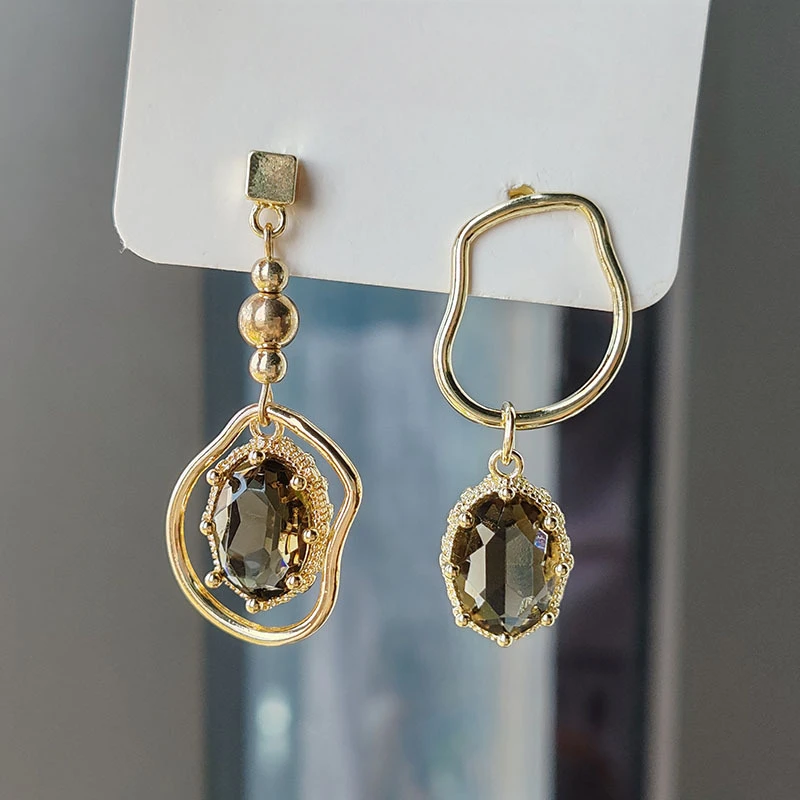 Elegant Gold Earring for Every Occasion
