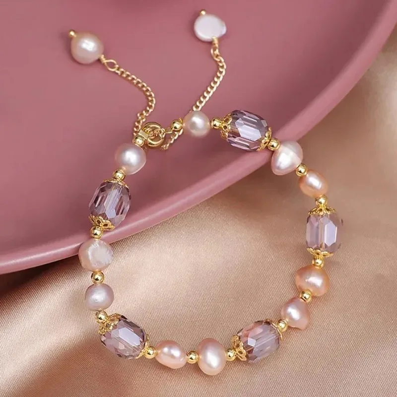 Beautiful Pearl Bracelet with Unique Style