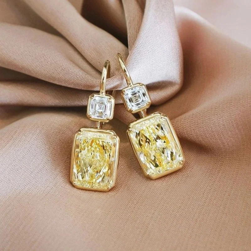 Charming Earring for Any Occasion