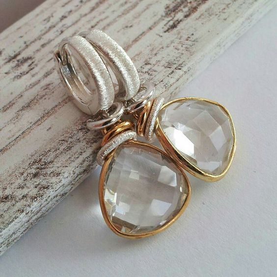 Romantic Gold Earring for Special Moments