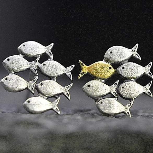 Classic Gold Earring with Timeless Appeal