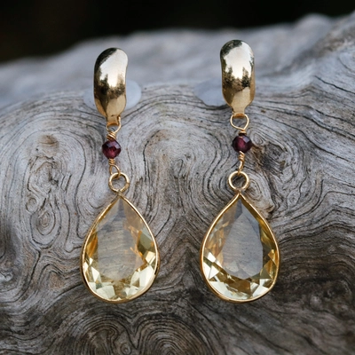 Beautiful Gold Earring with Unique Style