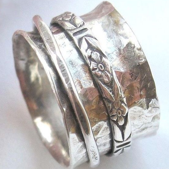 Classic Silver Ring with Timeless Appeal