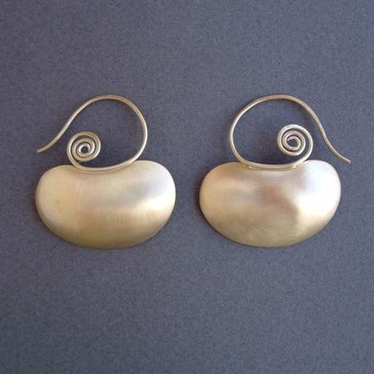 Charming Silver Earring for Any Occasion