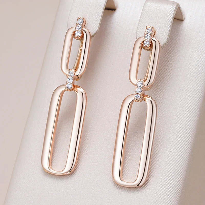 Romantic Gold Earring for Special Moments