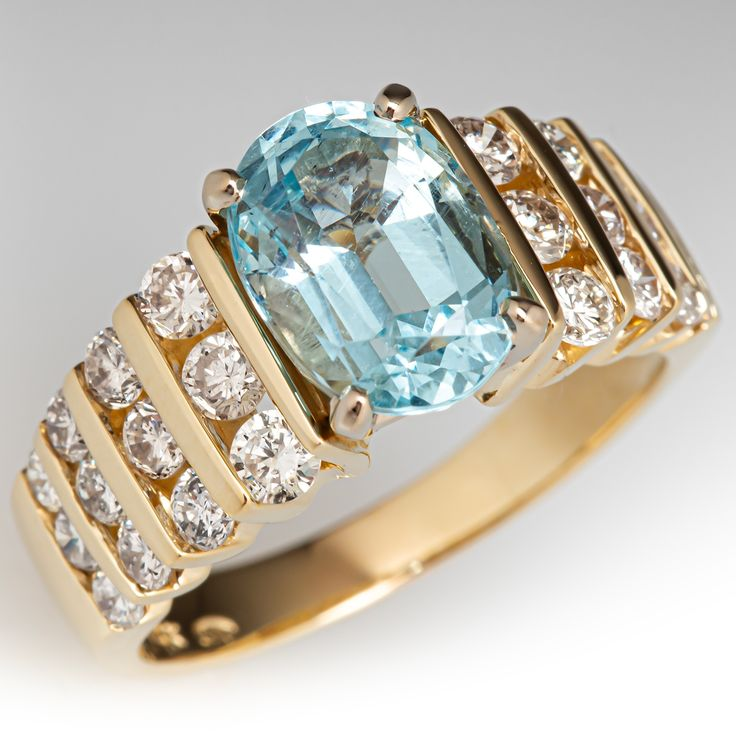 Classic Gold Ring with Timeless Appeal