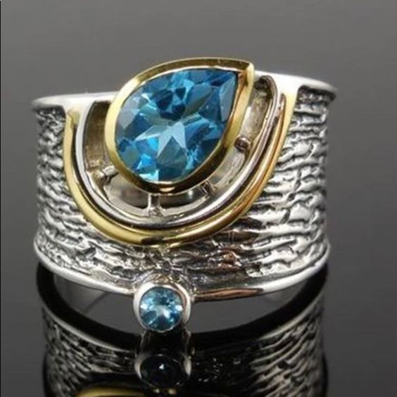 Classic Silver Ring with Timeless Appeal