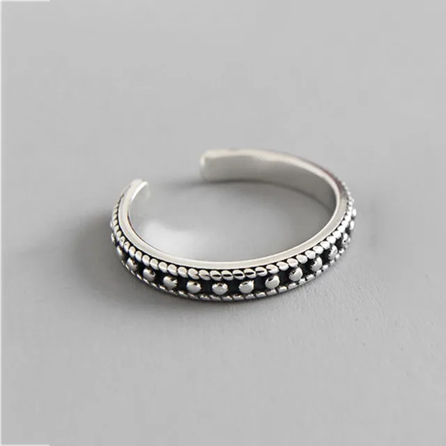 Charming Silver Ring for Any Occasion