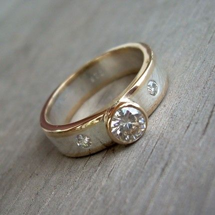 Beautiful Gold Ring with Unique Style