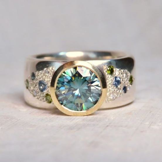Classic Silver Ring with Timeless Appeal
