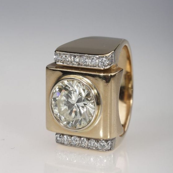 Beautiful Gold Ring with Unique Style
