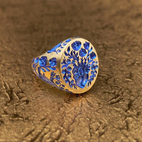 Beautiful Gold Ring with Unique Style