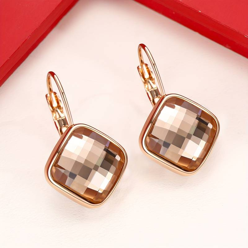Charming Earring for Any Occasion