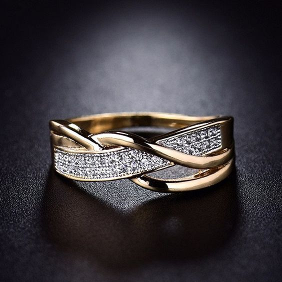 Elegant Gold Ring for Every Occasion