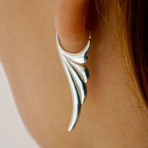 Romantic Silver Earring for Special Moments