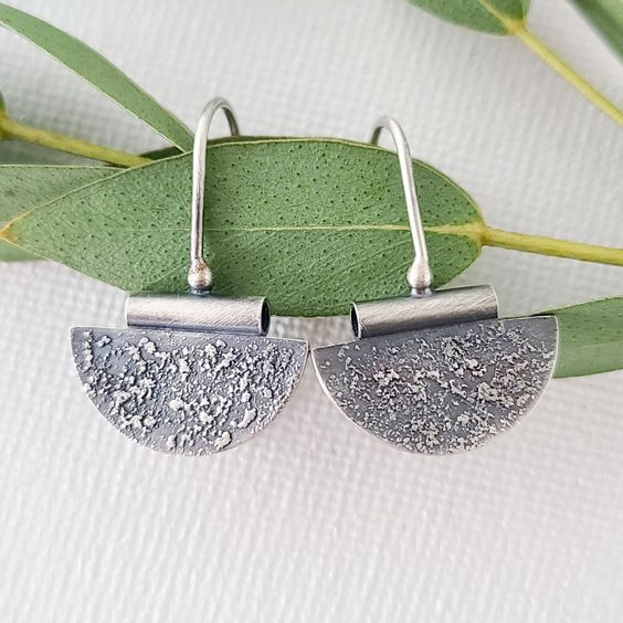 Charming Silver Earring for Any Occasion