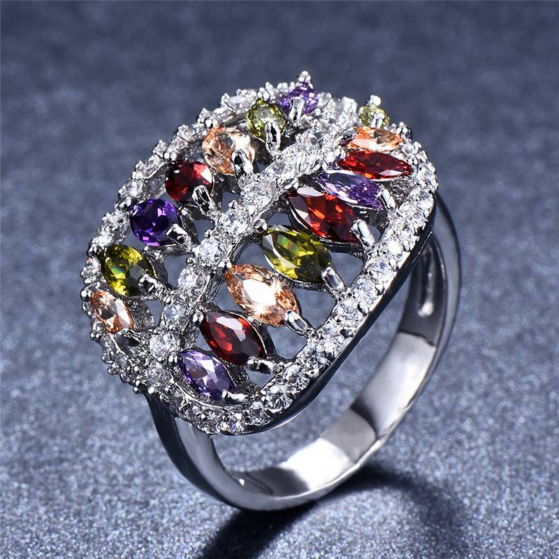 Classic Silver Ring with Timeless Appeal