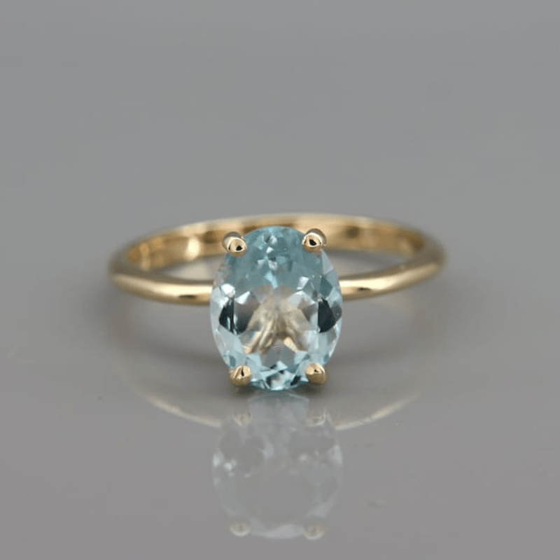 Classic Gold Ring with Timeless Appeal