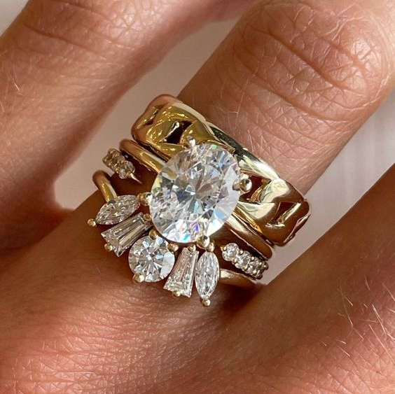 Beautiful Gold Set with Unique Style
