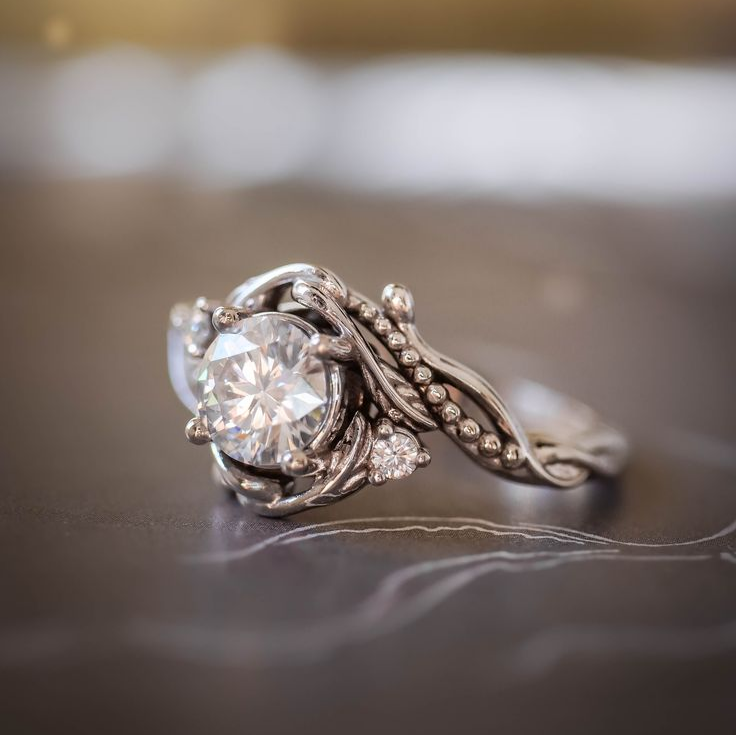 Classic Silver Ring with Timeless Appeal