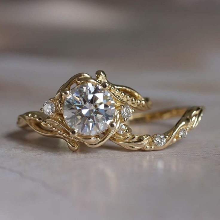 Romantic Gold Ring for Special Moments