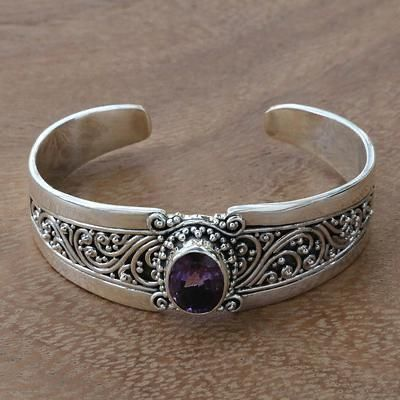 Classic Silver Bracelet with Timeless Appeal