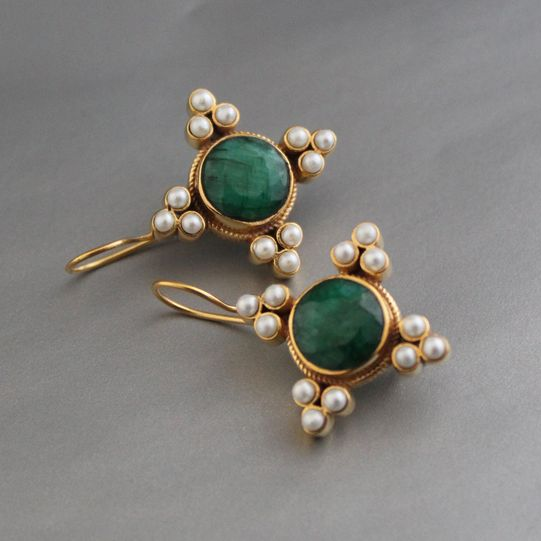 Charming Pearl Earring for Any Occasion