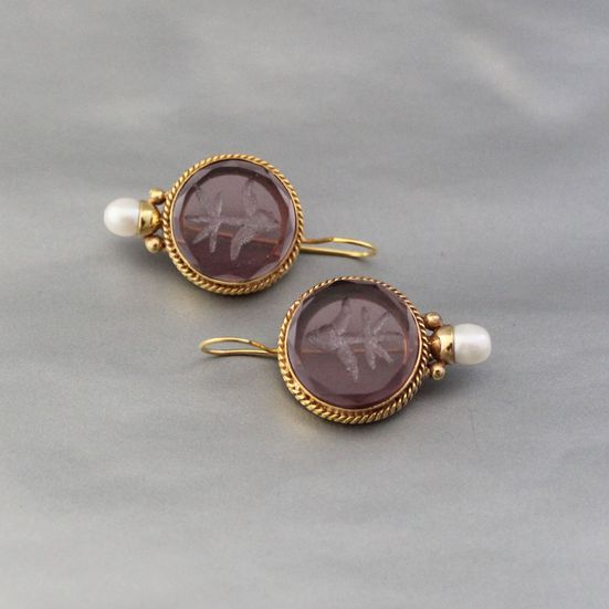 Classic Pearl Earring with Timeless Appeal