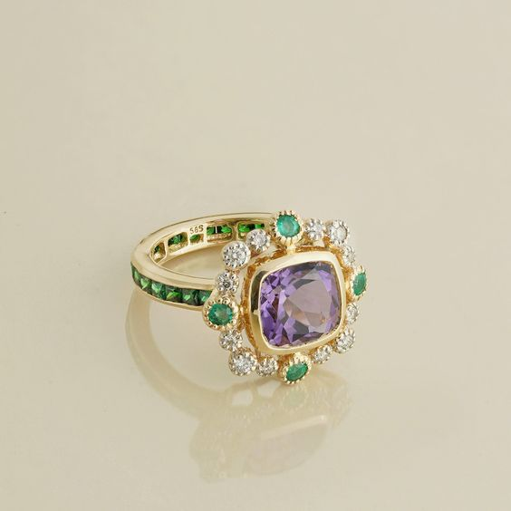 Stunning Gold Ring for Daily Wear