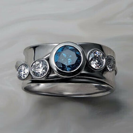 Classic Silver Ring with Timeless Appeal