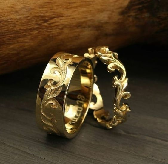 Beautiful Gold Set with Unique Style