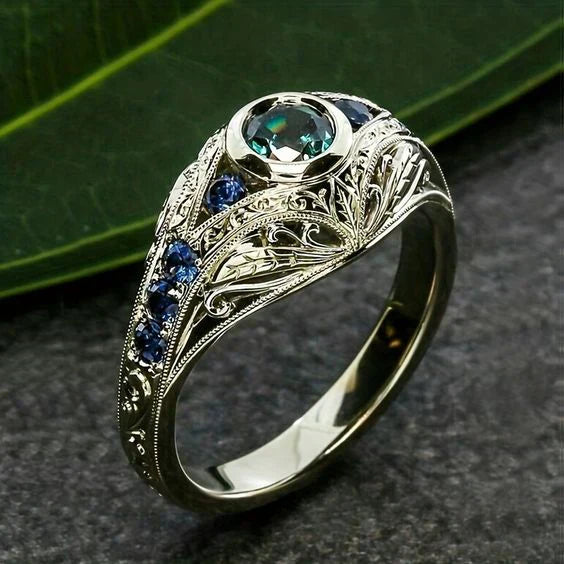 Classic Silver Ring with Timeless Appeal