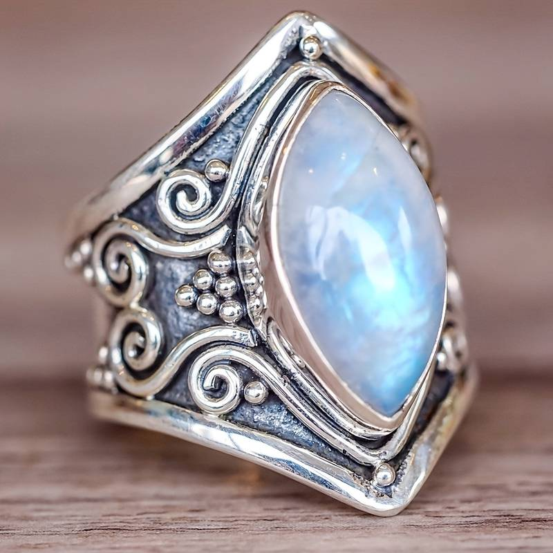 Classic Silver Ring with Timeless Appeal