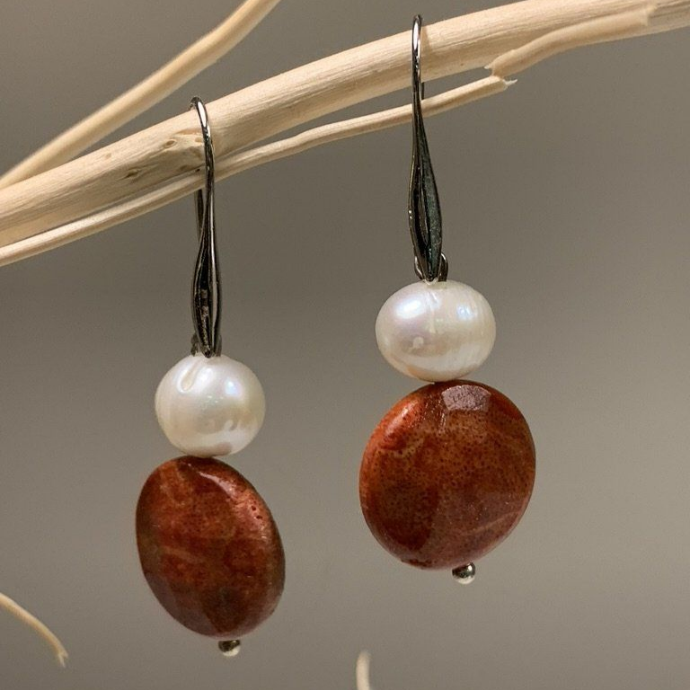 Romantic Pearl Earring for Special Moments
