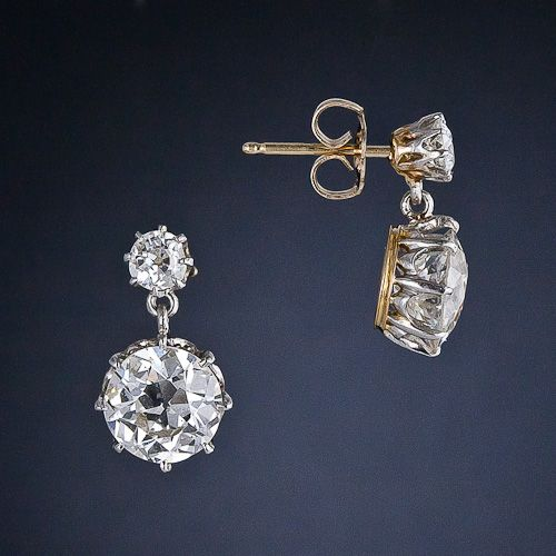 Stunning Gold Earring for Daily Wear