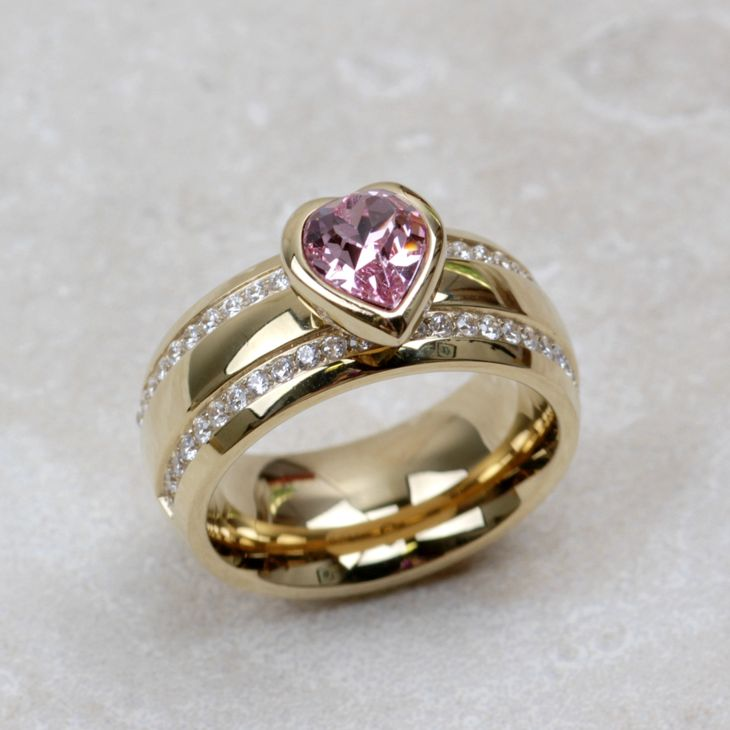Charming Gold Ring for Any Occasion