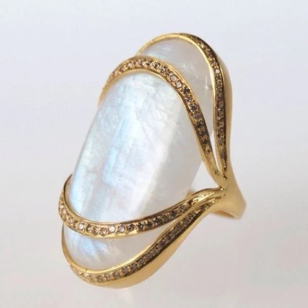Charming Gold Ring for Any Occasion