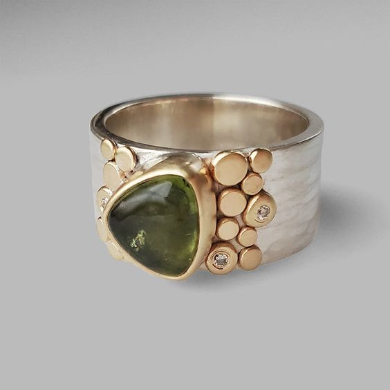 Romantic Gold Ring for Special Moments
