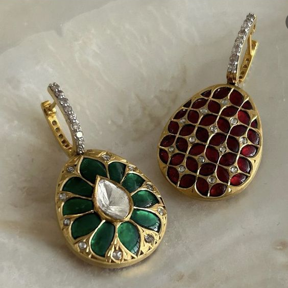 Classic Gold Earring with Timeless Appeal