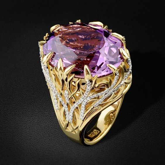 Stunning Gold Ring for Daily Wear