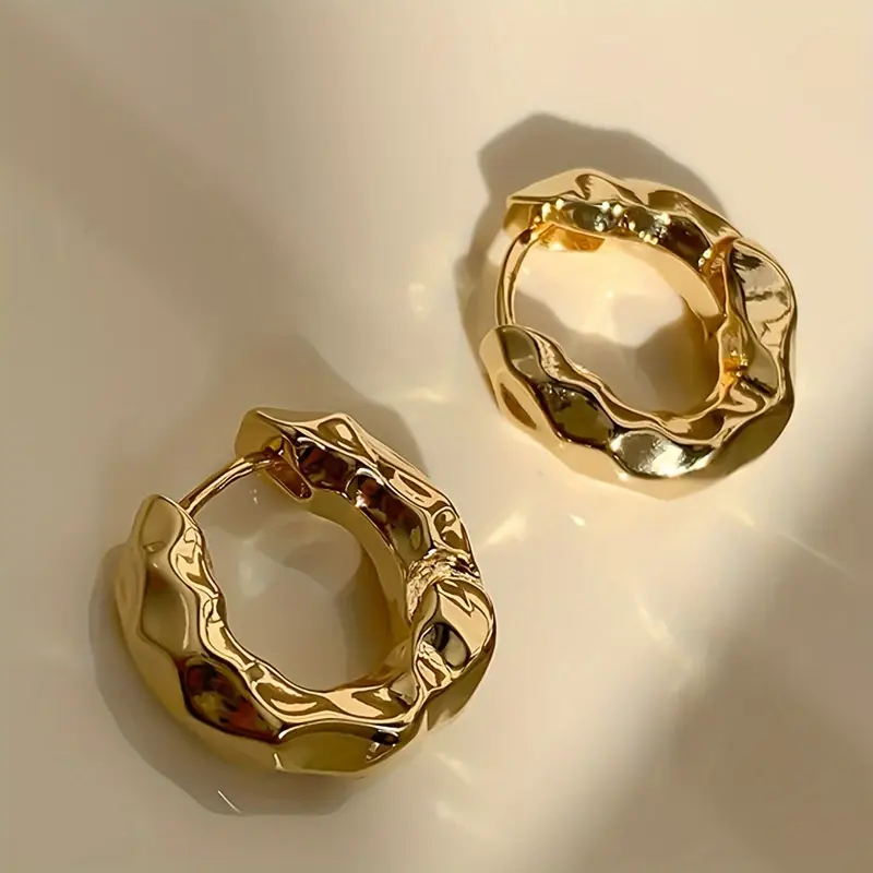 Elegant Gold Earring for Every Occasion